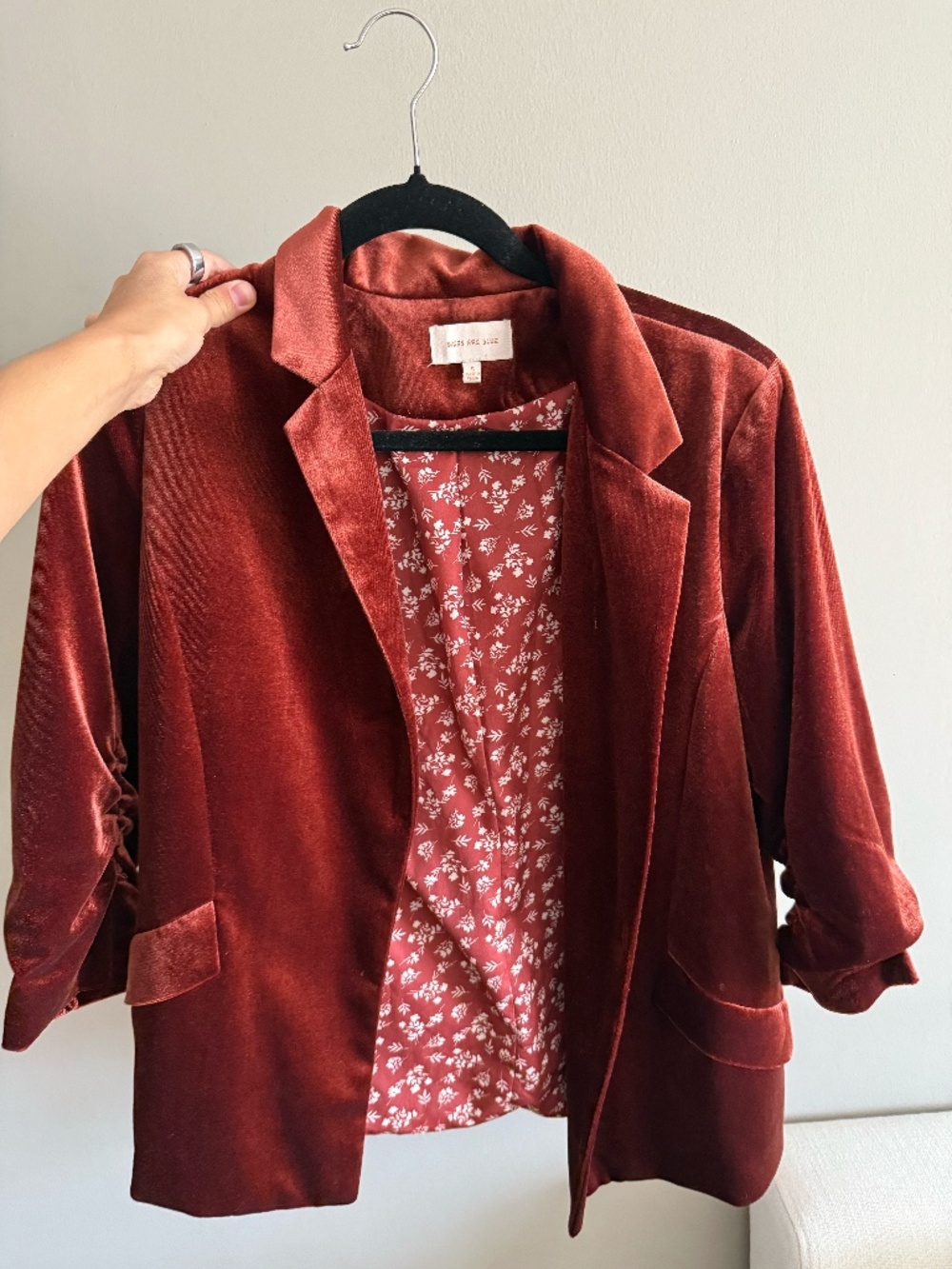 VELVET BLAZER